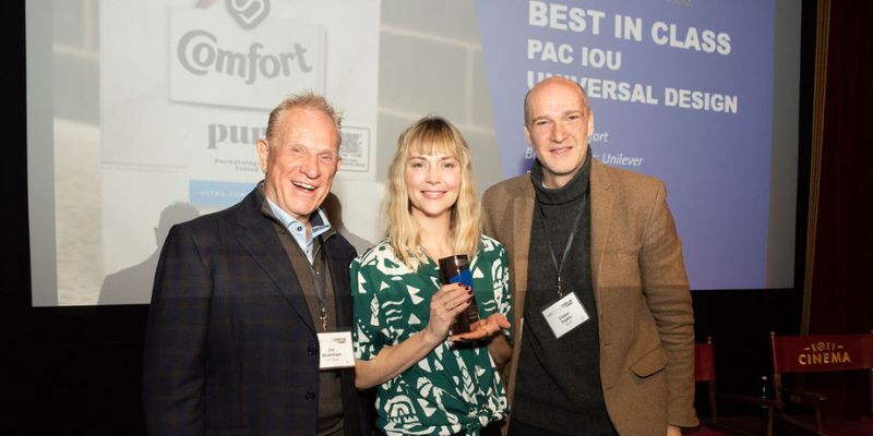 Caspar Thykier and Sarah Master receiving the Best in Class award from James Downham